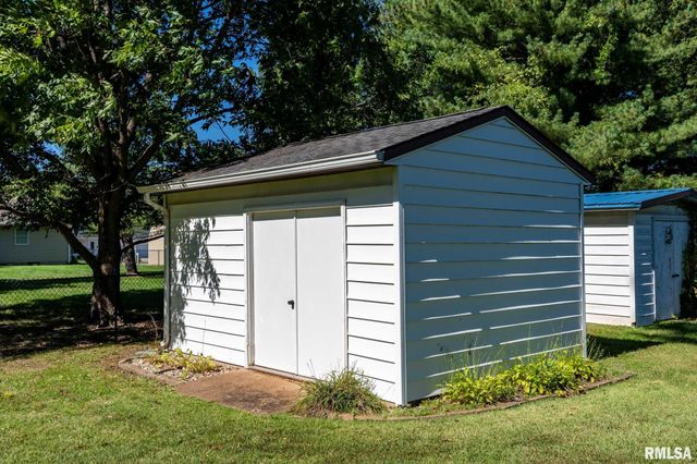 109 Weisbrook Lane, Carterville, IL 62918