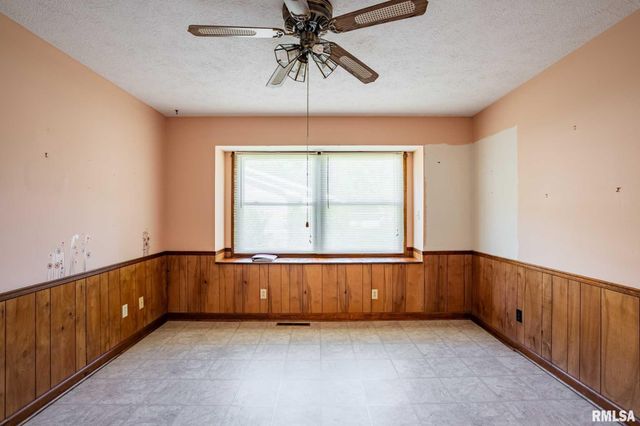 109 Weisbrook Lane, Carterville, IL 62918