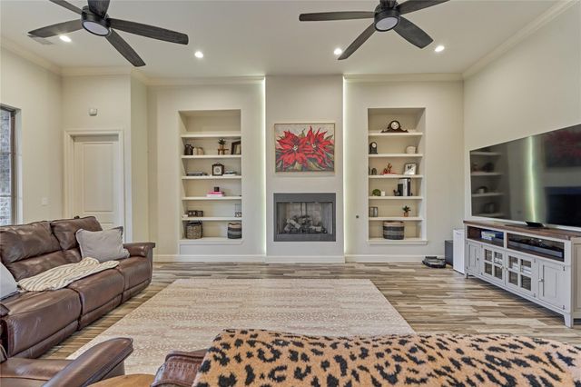 237 Blue Hill Drive, Montgomery, TX 77356