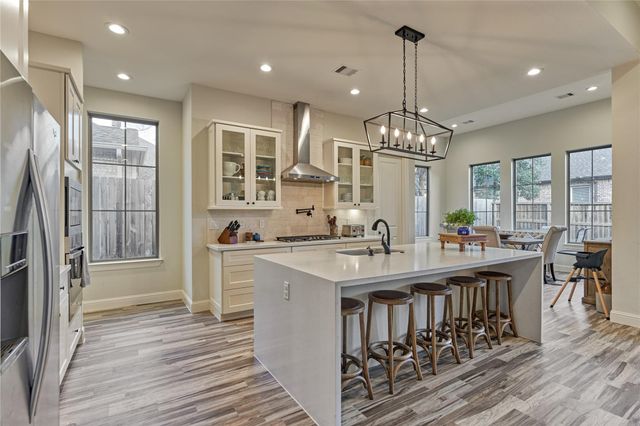 237 Blue Hill Drive, Montgomery, TX 77356