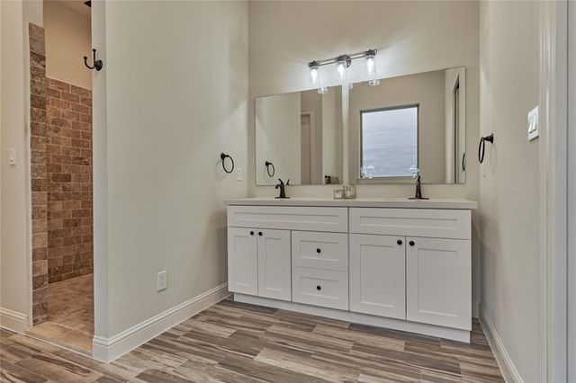 237 Blue Hill Drive, Montgomery, TX 77356