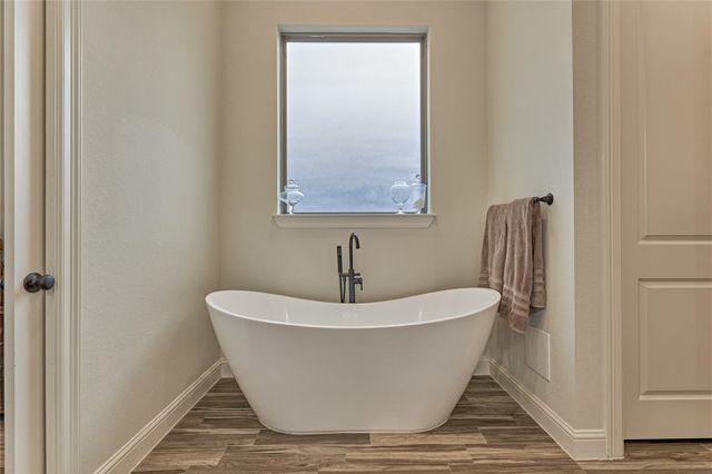 237 Blue Hill Drive, Montgomery, TX 77356