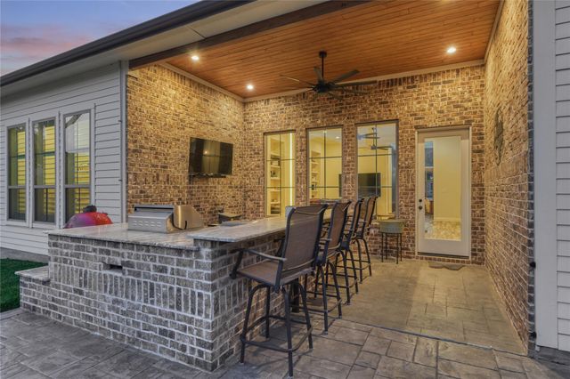 237 Blue Hill Drive, Montgomery, TX 77356