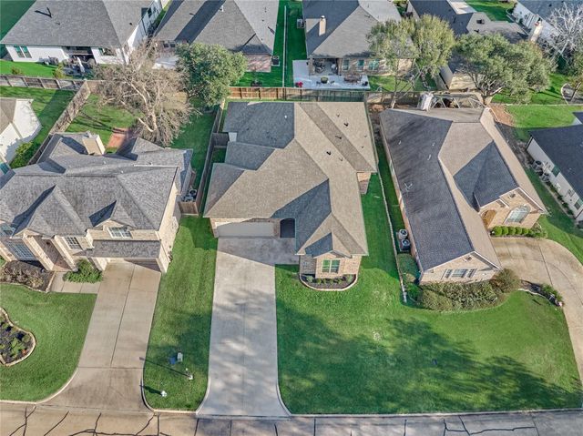 237 Blue Hill Drive, Montgomery, TX 77356