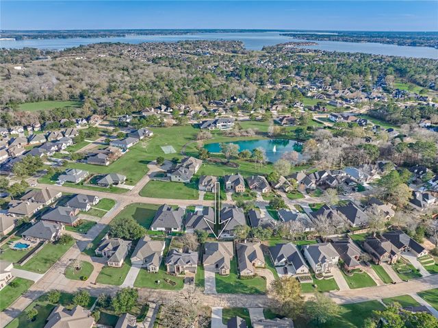 237 Blue Hill Drive, Montgomery, TX 77356