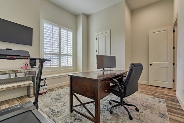 237 Blue Hill Drive, Montgomery, TX 77356