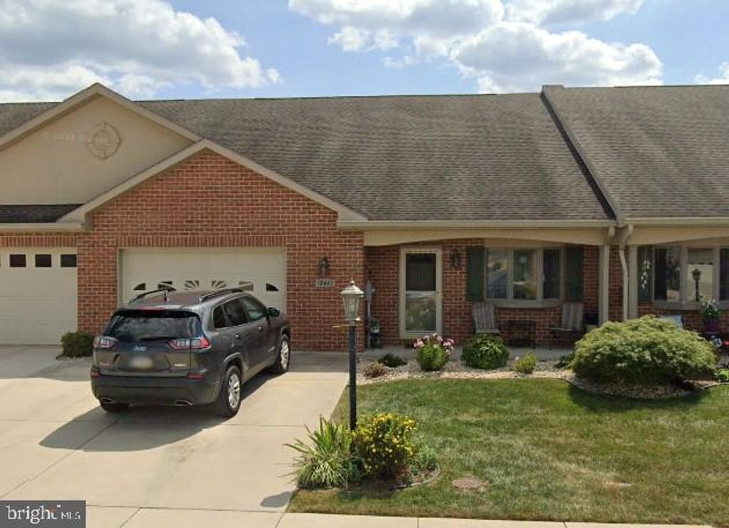 19445 SAPPHIRE DR, Hagerstown, MD 21742