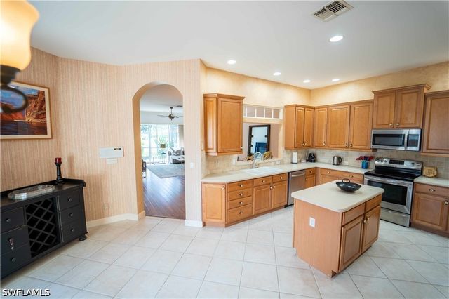 5886 Paradise CIR, Naples, FL 34110