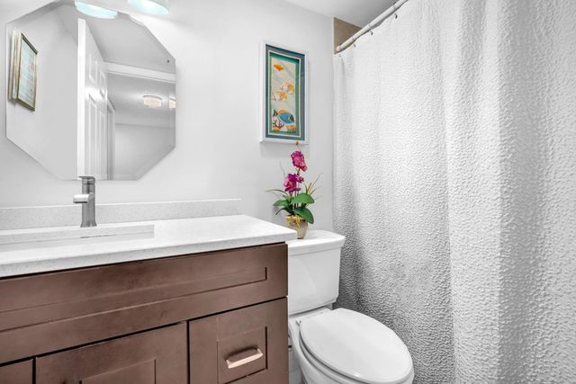 10738 W Clairmont Circle 206, Fort Lauderdale, FL 33321