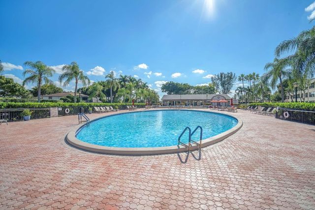 10738 W Clairmont Circle 206, Fort Lauderdale, FL 33321