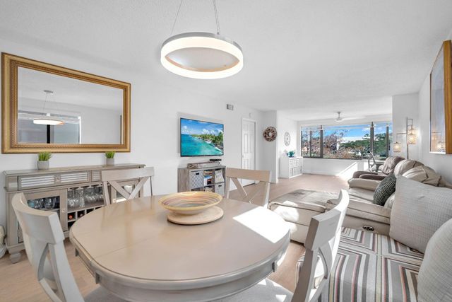 10738 W Clairmont Circle 206, Fort Lauderdale, FL 33321