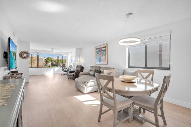 10738 W Clairmont Circle 206, Fort Lauderdale, FL 33321