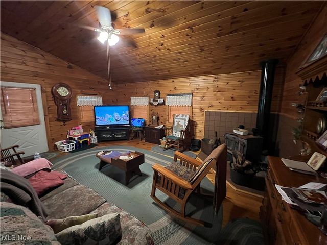 49215 Whittlesey Road, Amherst, OH 44001