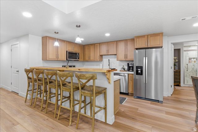 1306 E TALBOT DR, Kaysville, UT 84037