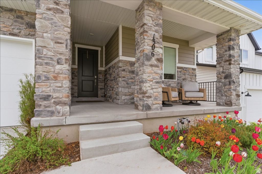 Image 3 of property listing at 1306 E TALBOT DR, Kaysville, UT 84037