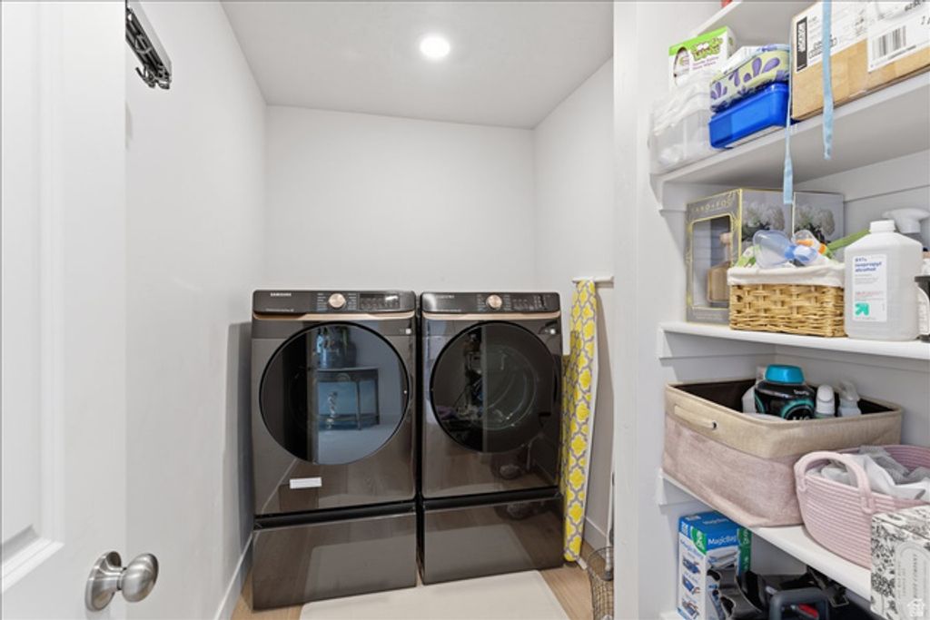 Image 27 of property listing at 1306 E TALBOT DR, Kaysville, UT 84037
