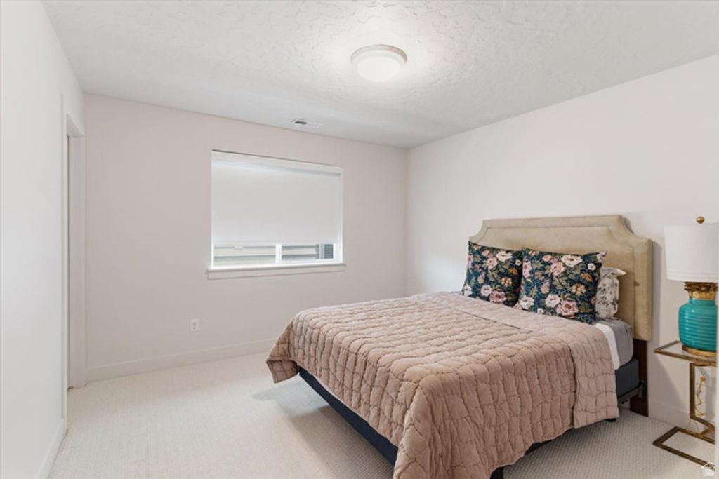 Image 28 of property listing at 1306 E TALBOT DR, Kaysville, UT 84037