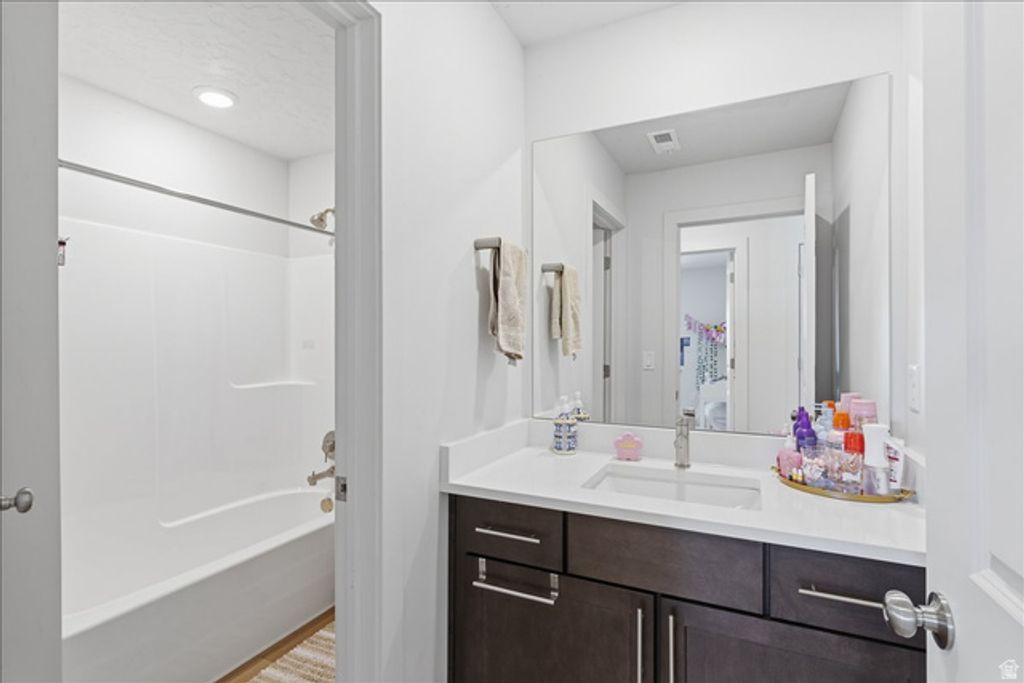 Image 29 of property listing at 1306 E TALBOT DR, Kaysville, UT 84037