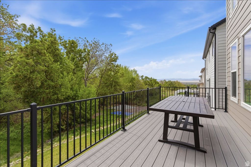 Image 37 of property listing at 1306 E TALBOT DR, Kaysville, UT 84037