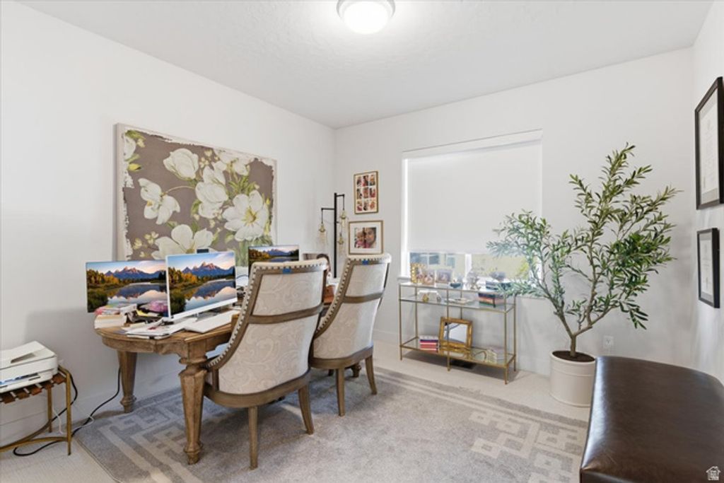 Image 5 of property listing at 1306 E TALBOT DR, Kaysville, UT 84037