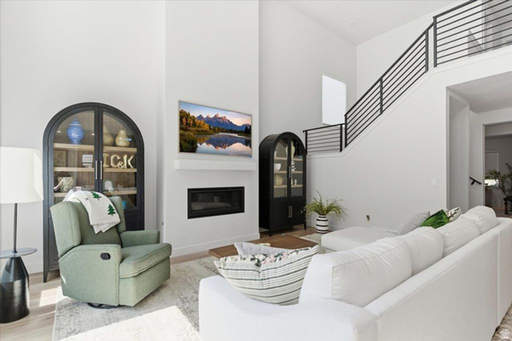 Image 9 of property listing at 1306 E TALBOT DR, Kaysville, UT 84037