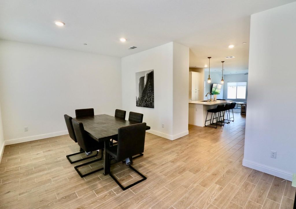 Image 2 of property listing at 240 Huntington Avenue S, Madera, CA 93636