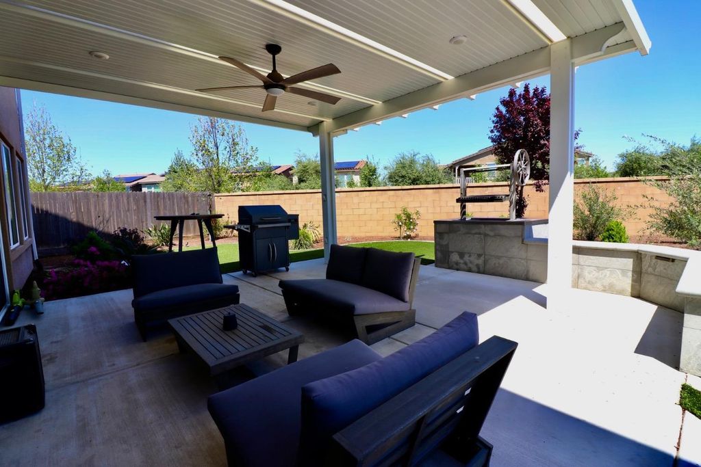Image 24 of property listing at 240 Huntington Avenue S, Madera, CA 93636
