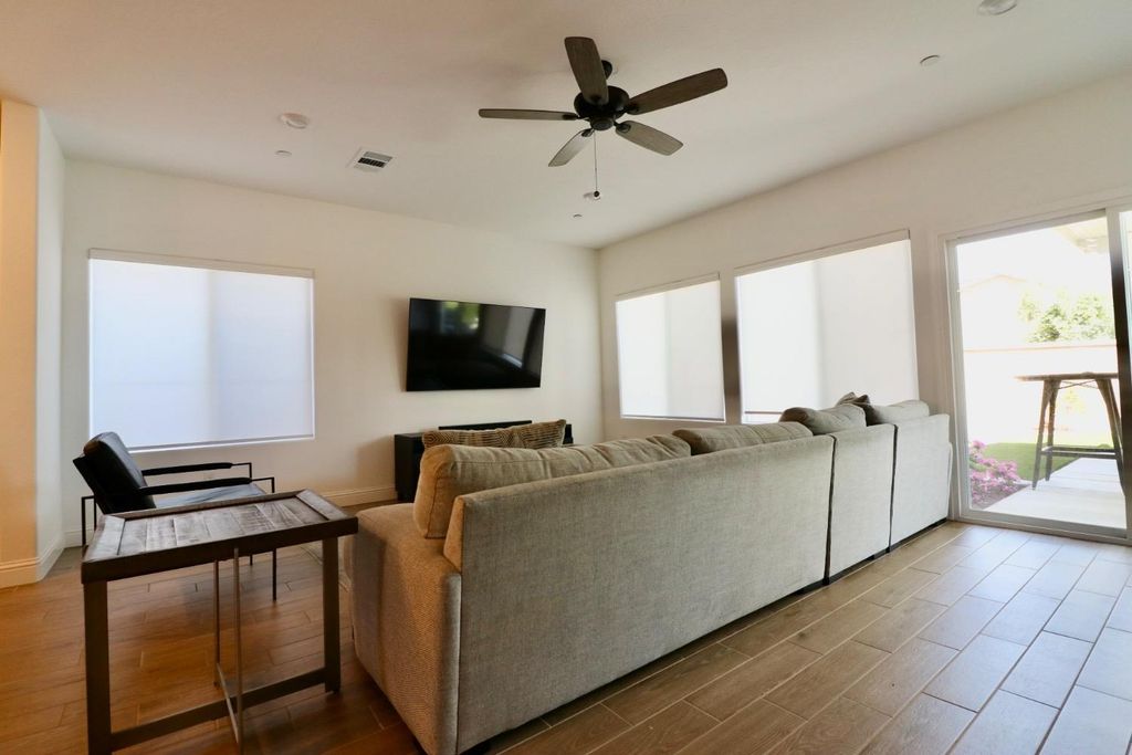 Image 4 of property listing at 240 Huntington Avenue S, Madera, CA 93636