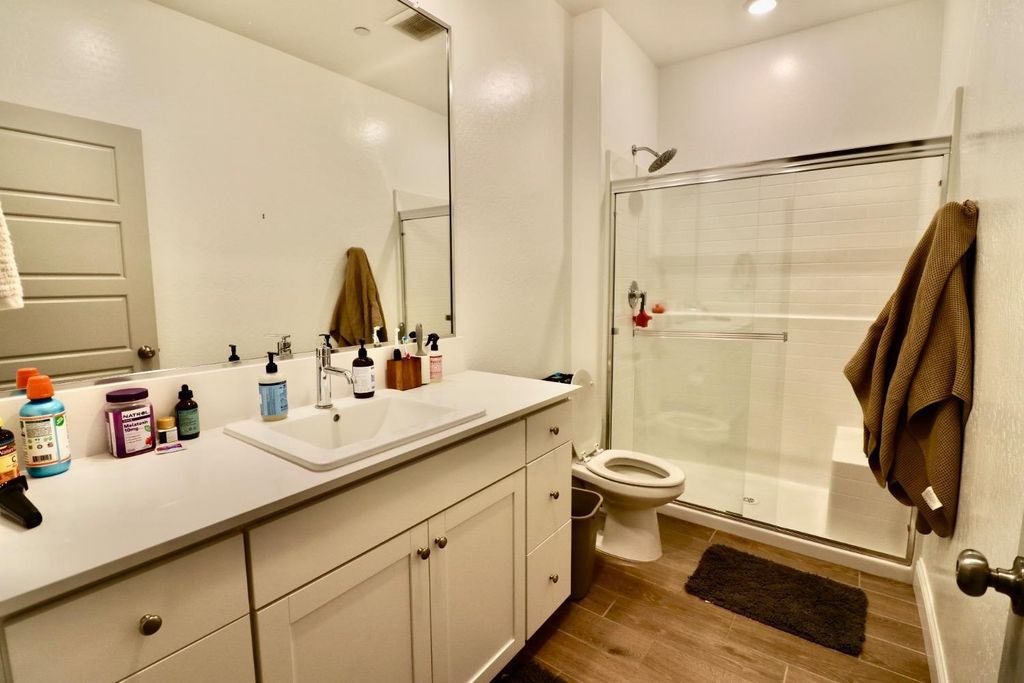 Image 7 of property listing at 240 Huntington Avenue S, Madera, CA 93636