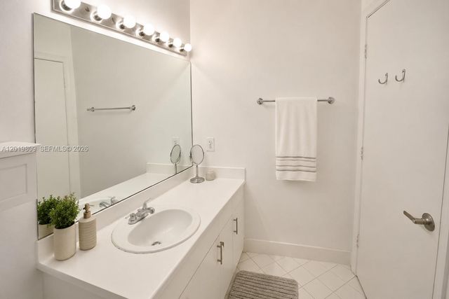 2078 Madeira Dr 0, Weston, FL 33327