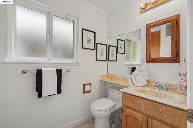 998 Wagoner Dr, Livermore, CA 94550