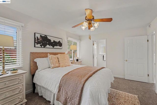 998 Wagoner Dr, Livermore, CA 94550