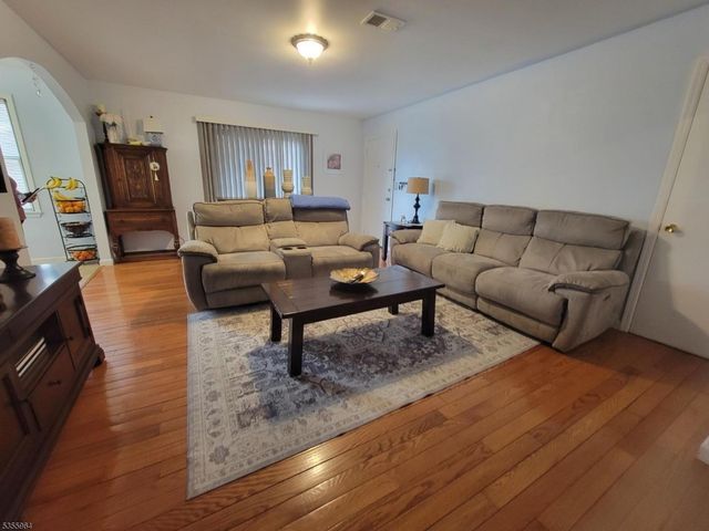 63 Rome St, Newark City, NJ 07105
