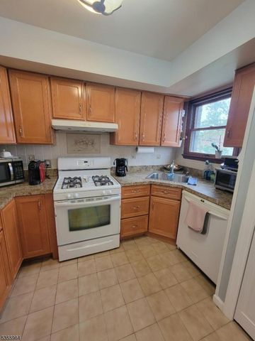 63 Rome St, Newark City, NJ 07105