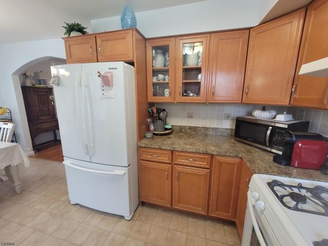 63 Rome St, Newark City, NJ 07105