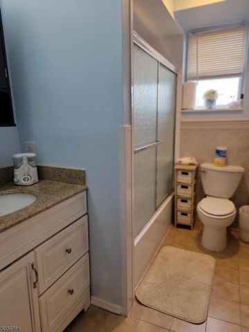 63 Rome St, Newark City, NJ 07105