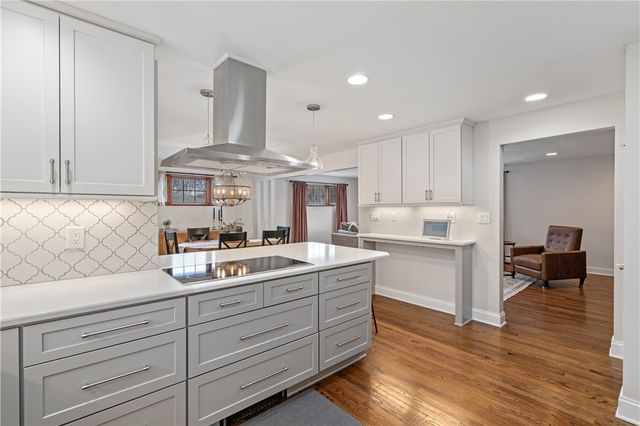 114 Orchard Hilands Dr, Peters Twp, PA 15367