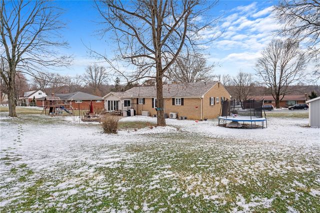 114 Orchard Hilands Dr, Peters Twp, PA 15367