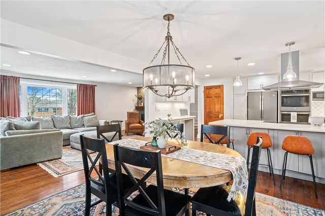 114 Orchard Hilands Dr, Peters Twp, PA 15367