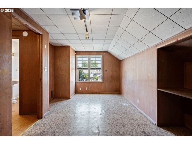 1828 HILYARD St, Eugene, OR 97401
