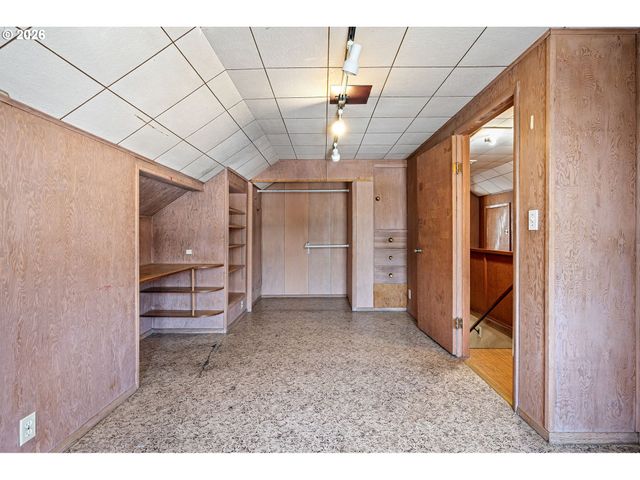 1828 HILYARD St, Eugene, OR 97401