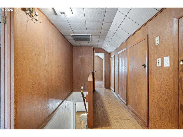 1828 HILYARD St, Eugene, OR 97401