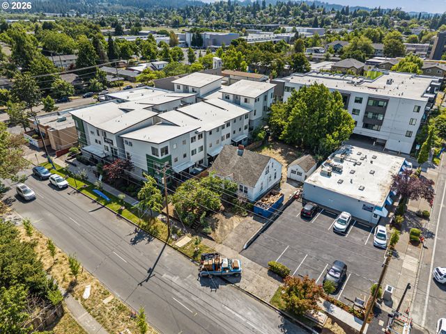 1828 HILYARD St, Eugene, OR 97401