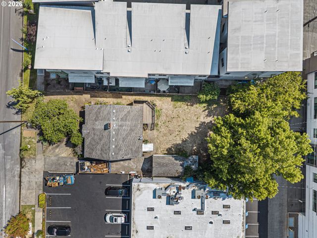 1828 HILYARD St, Eugene, OR 97401