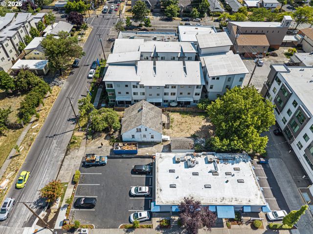 1828 HILYARD St, Eugene, OR 97401