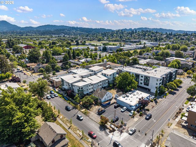 1828 HILYARD St, Eugene, OR 97401