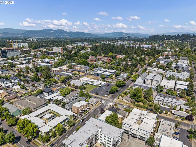 1828 HILYARD St, Eugene, OR 97401