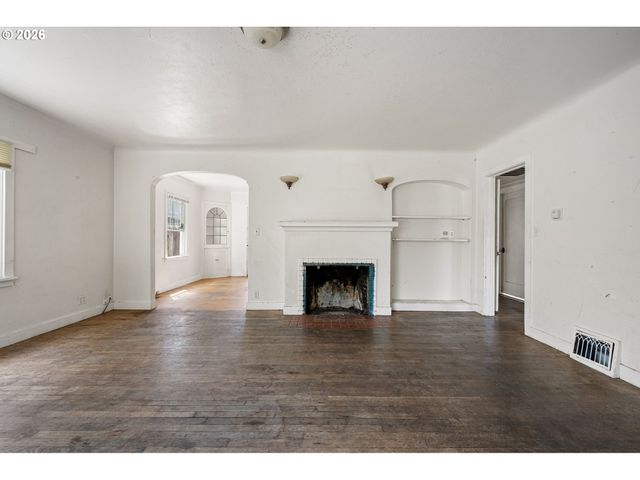 1828 HILYARD St, Eugene, OR 97401