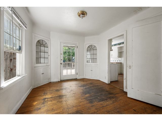 1828 HILYARD St, Eugene, OR 97401