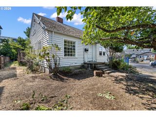 1828 HILYARD St, Eugene, OR 97401